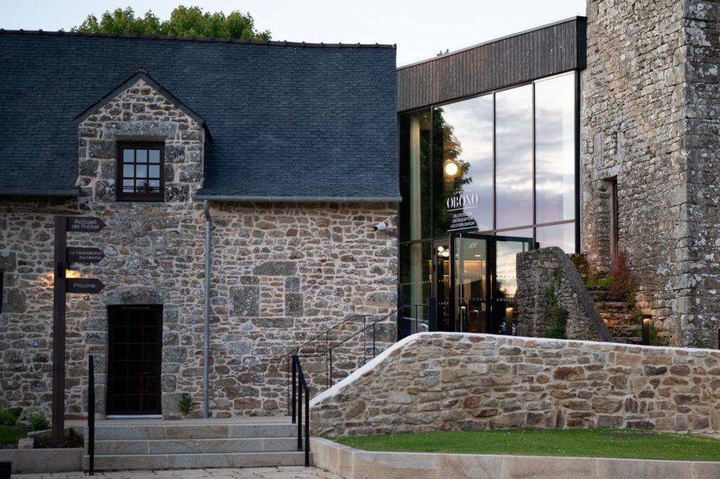 entrée de la maison OBONO, hôtel restaurant Spa en bretagne